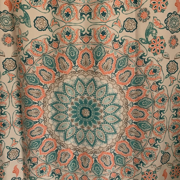 Beautiful Pattern Shower Curtain Like New - Picture 2 of 4